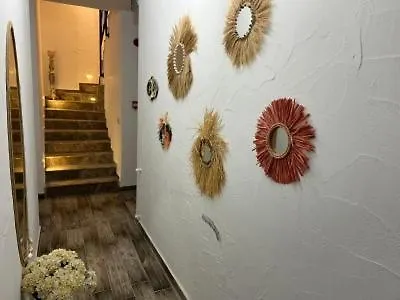 Paris Alacati Butik * Cesme
